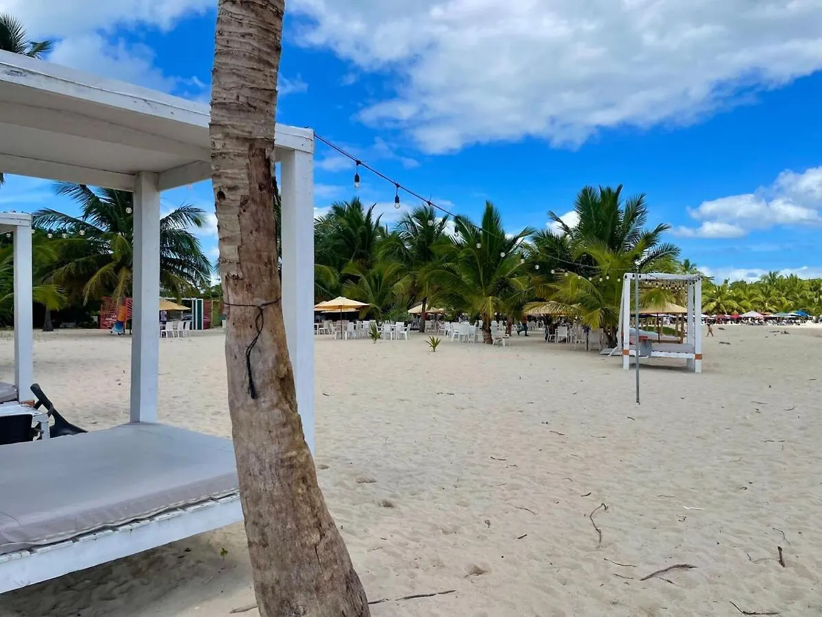 Spacious Apartment Beach Access 후안돌리오