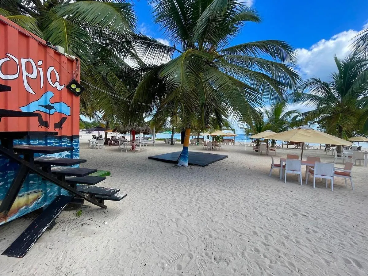 Spacious Apartment Beach Access 후안돌리오