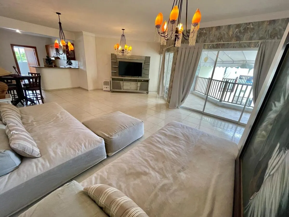 Spacious Apartment Beach Access 후안돌리오 0*,