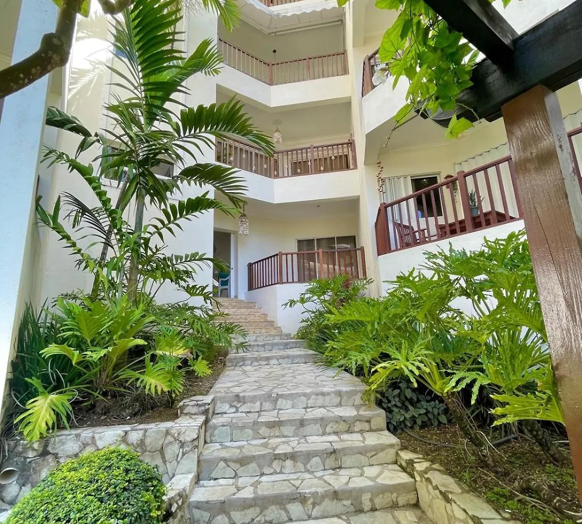 Spacious Apartment Beach Access 후안돌리오